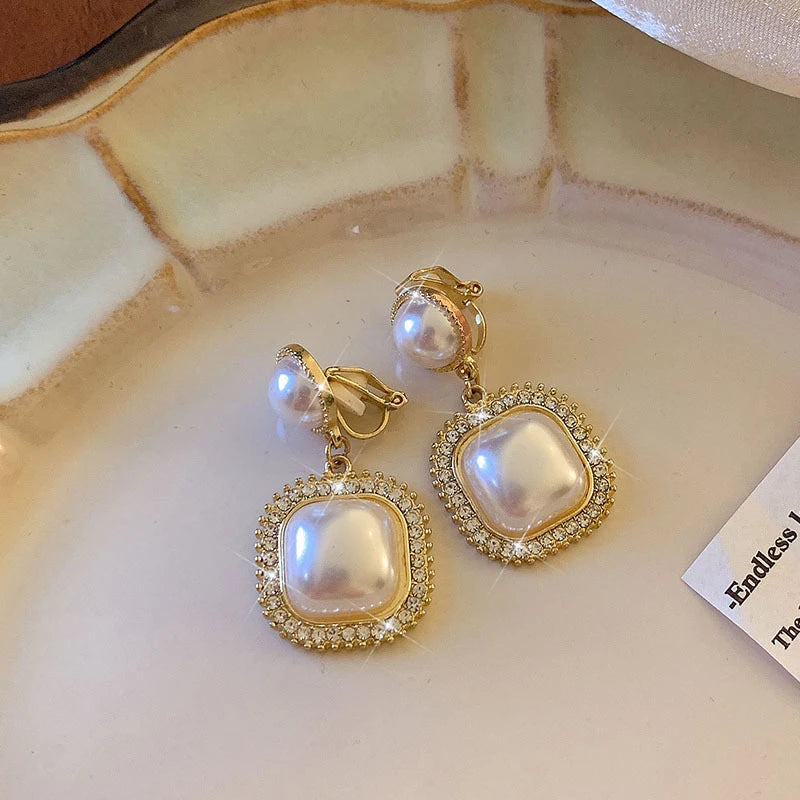 2023 French Vintage Imitation Pearl Clip on Earrings for Women Without Ear Holes Simple Temperament Party Jewelry Wholesale