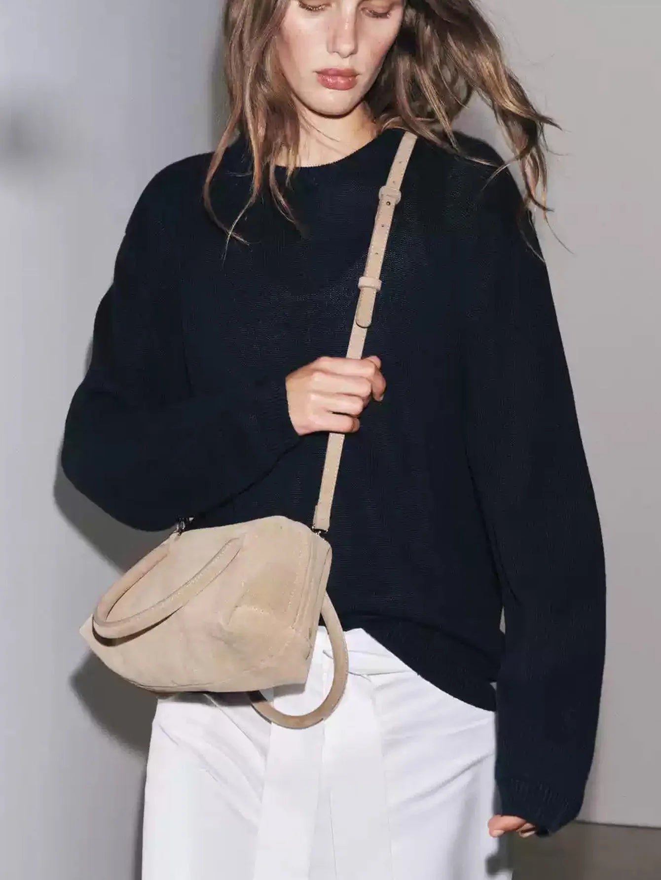 2026 new women's suede handbag, messenger bag, zipper, casual, fashionable, bowling bag