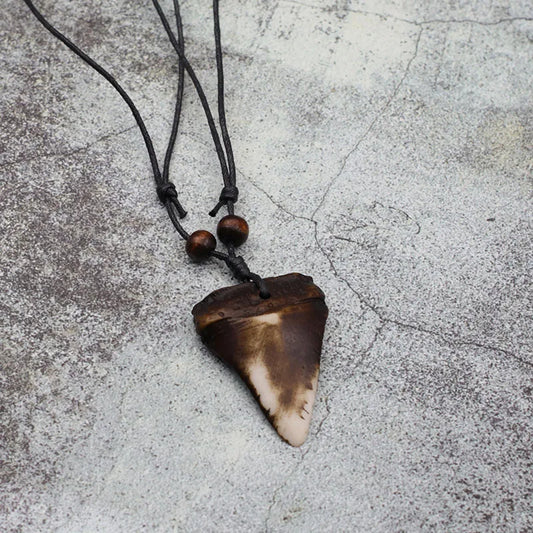 Vintage Handmade Adjustable Pendant Man Necklace Long Collar Wax Rope Wood Beads Neck Jewelry Outdoor Cool Homme Accessories