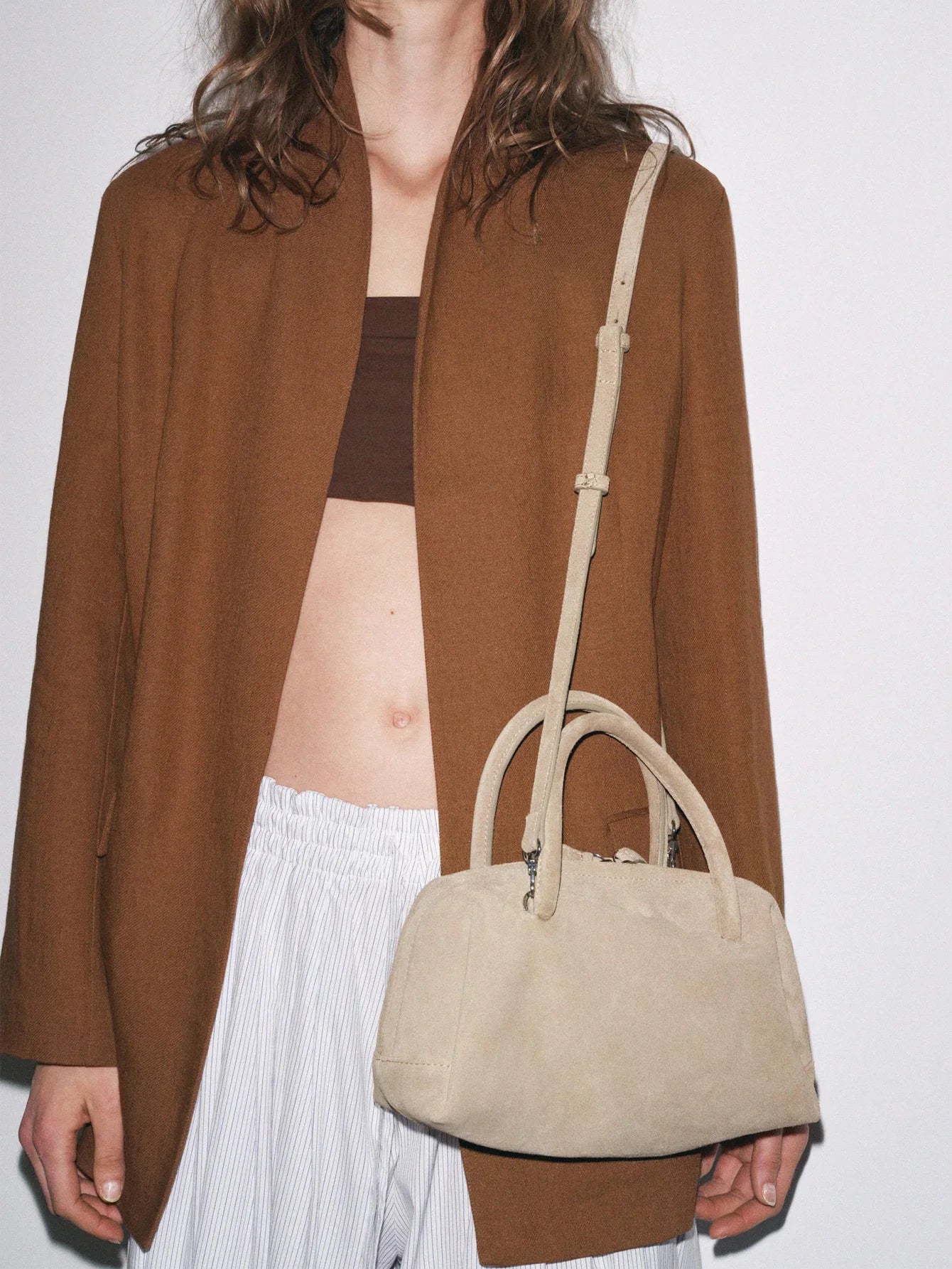 2026 new women's suede handbag, messenger bag, zipper, casual, fashionable, bowling bag